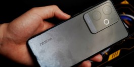 真我Realme GT6如何自动切换暗色模式？