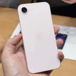 别再问四千买什么二手iPhone了，这款苹果新机才3949元，能战5年