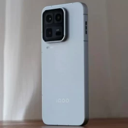 vivo正式发布iQOO 15 Ultra