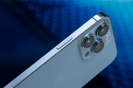 iPhone 13 Pro是曲面屏吗？