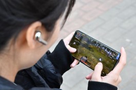 一加10PRO玩游戏怎么样？