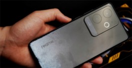 真我Realme GT6如何自动切换暗色模式？