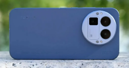真我也太猛了，2K屏+400万跑分+2亿长焦+7000mAh，跌至3150元