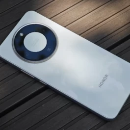 2025“一鸣惊人”的国产手机