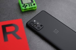 一加9R是双扬声器吗？