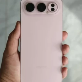 荣耀“豁出去了”，骁龙8至尊版+2亿像素+8000mAh，价格从3599元降至2898元