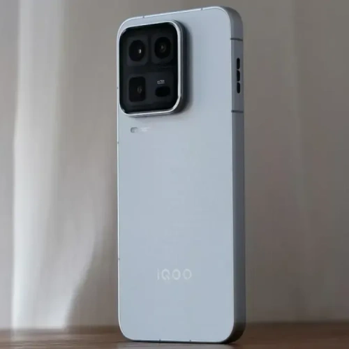 iQOO 15 Ultra优缺点汇总：网上好评如潮，真实体验却没那么香