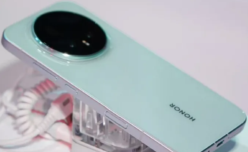 为什么懂行的人宁愿买荣耀Magic8，也不会去买华为Mate80？