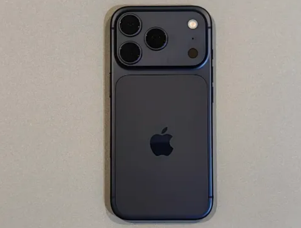 年轻人嘴上说省钱，为什么还是舍得买 iPhone？