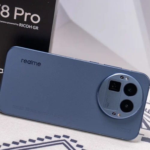 OPPO目前“最香”的骁龙8E Gen5旗舰,7000mAh+2亿长焦,性价比拉满